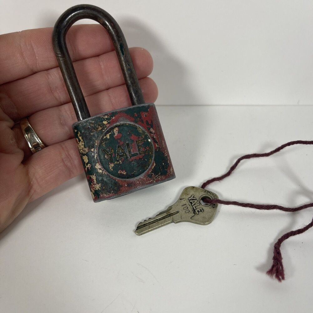 Vintage Yale Pad Lock With Key 100